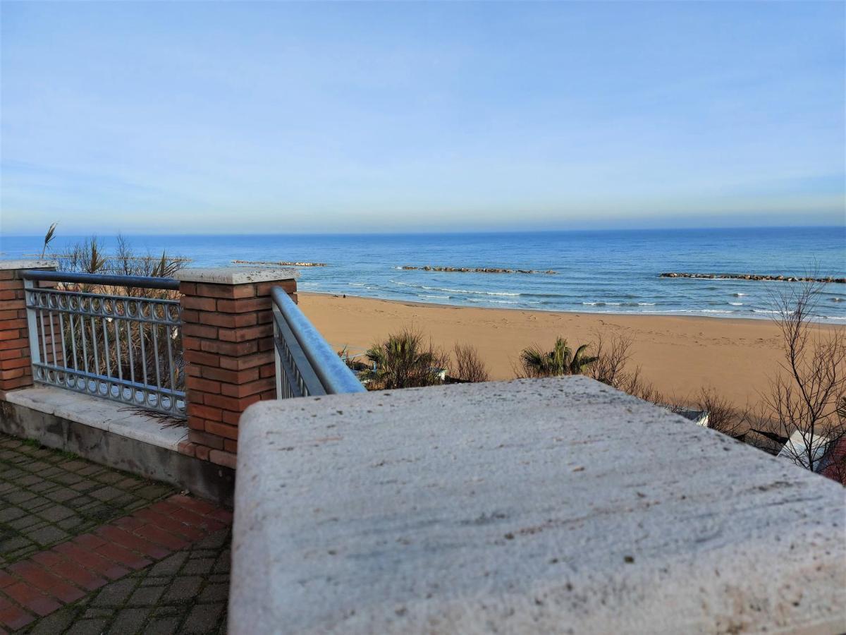 I Tre Marchi Rooms Camera Sabbia Termoli Exterior photo